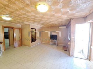 Etagenwohnung in Centro Ciudad. Piso con 3 habitaciones con ascensor