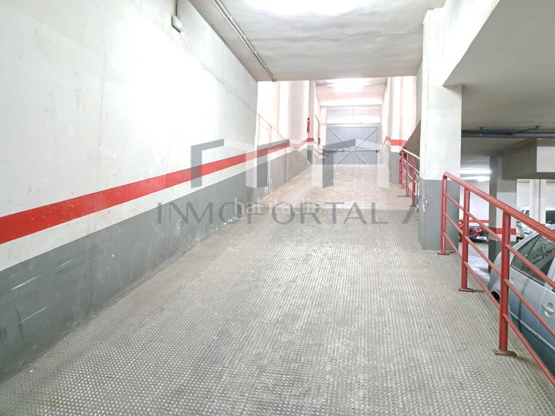 Foto 5cd6fb47-f117-40e4-9cdb-a0ce03fd4cdc. Car parking in El Carmen Manises