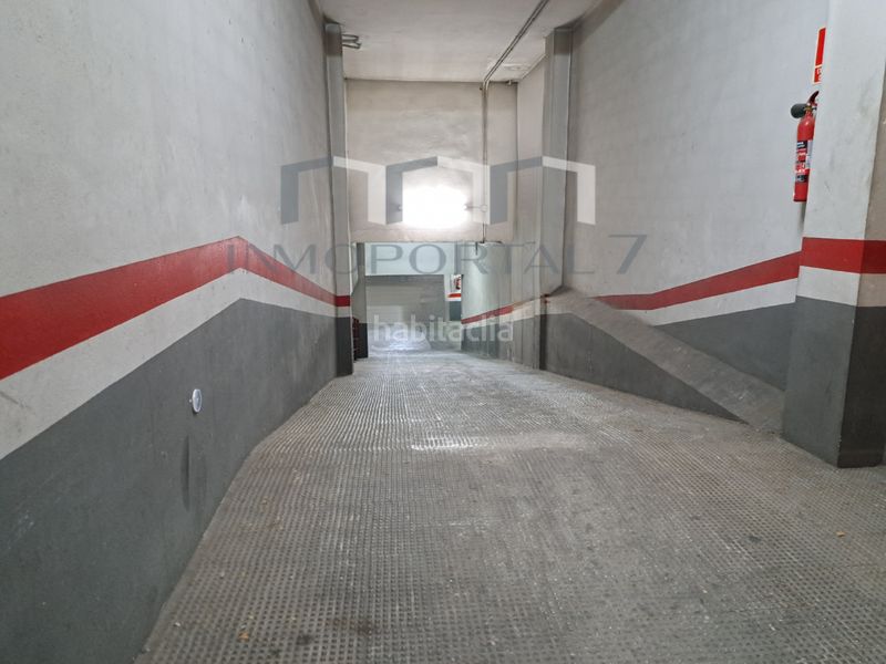 Foto 53894cd4-93d0-45ea-aa2b-7fb038e24250. Parking voiture dans El Carmen Manises