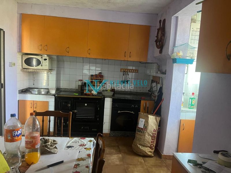 Foto d5deeafc-e83e-48dc-8f6c-f71394a21365. Casa amb calefacció a Coristanco