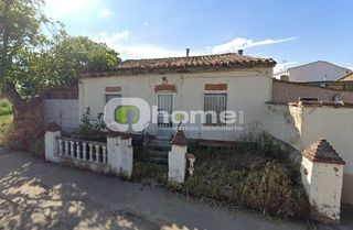 Semi detached house  Carretera de villalpando 41. Casa carretera villalpando