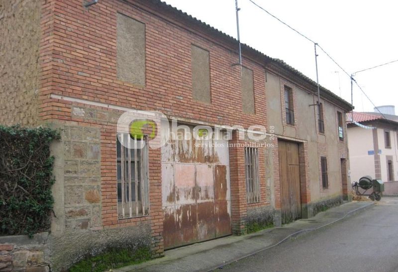 Foto e4ed26ed-fe32-4fbb-8f0f-e1ce663a5d38. Casa a Perilla de Castro