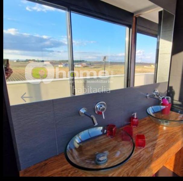 Foto 24796e8a-f9e0-4a08-be16-12f2de32b7a1. Chalet en calle cementerio 23 chalet en Roales