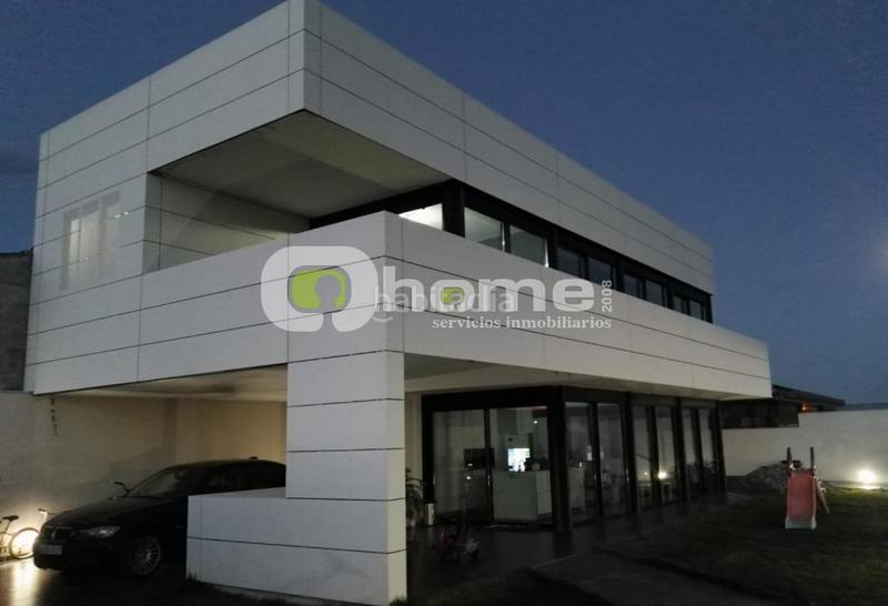 Foto c7508e9c-6b73-48da-8d85-942a9c690172. Chalet en calle cementerio 23 chalet en Roales