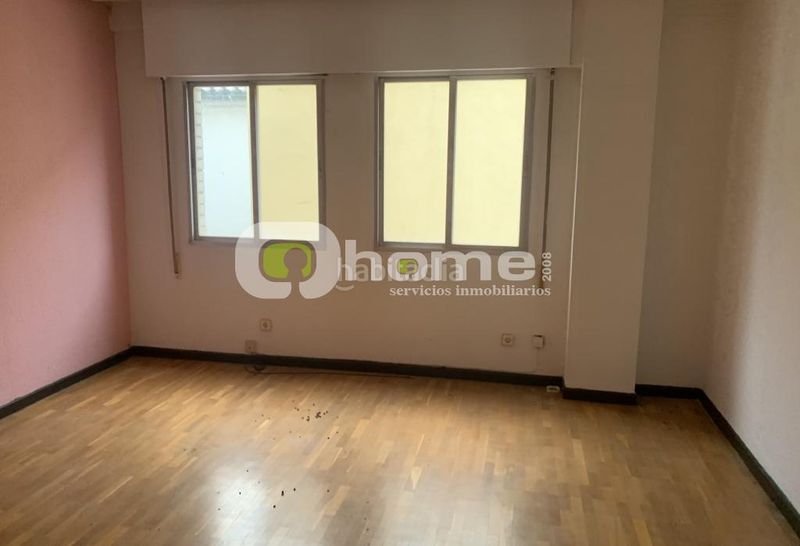 Foto 484a3cef-4fe8-4030-afa1-11c1ab4099e1. Office space in calle alfonso de castro 2 in Casco Antiguo Zamora