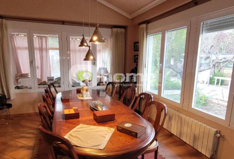 Foto c325d1dd-7c49-4a45-91ee-e1a39bd7f331. Chalet avec cheminée chauffage piscine dans Morales del Vino