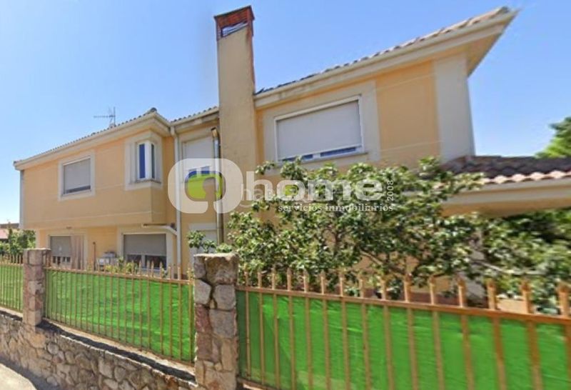 Foto f3801146-53aa-4014-ada1-4af4a5aac004. Chalet avec cheminée chauffage piscine dans Morales del Vino
