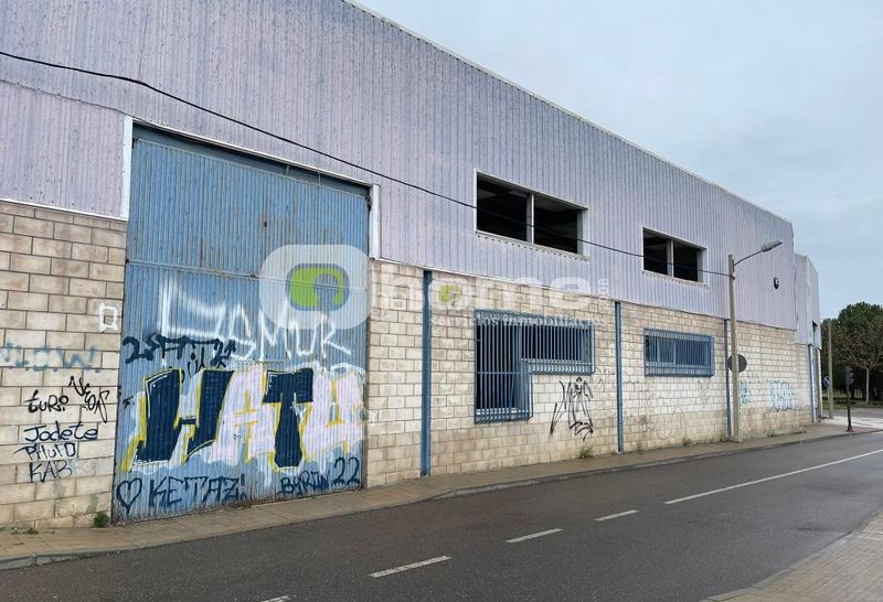 Foto f736f49e-646e-46e8-b829-a0a7ffb257e7. Area edificabile industriale in carretera de la aldehuela 9 in Zamora