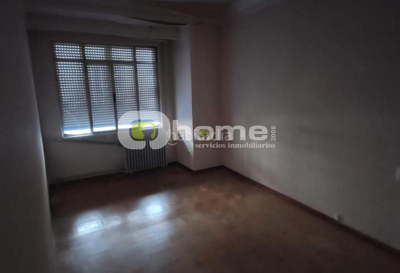 Foto 4f4aa618-e64d-4b34-ba86-c5ac83751a34. Edificio  con vivienda en venta en Benavente