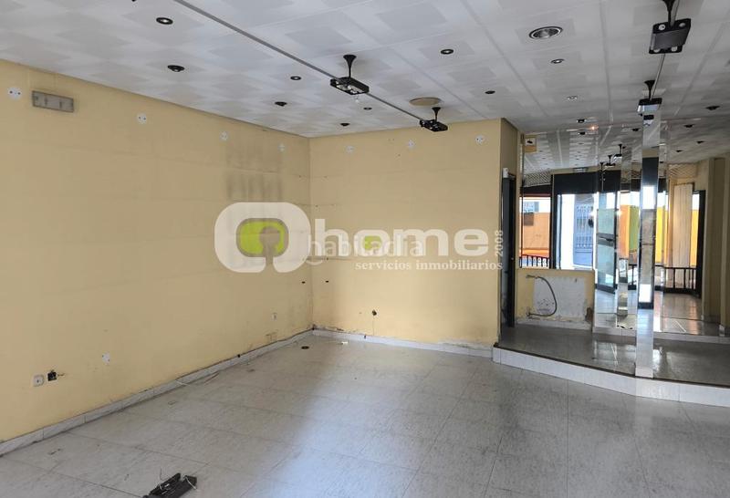 Foto 647af363-af90-4c60-b70c-a76dd76dac98. Edificio  con vivienda en venta en Benavente