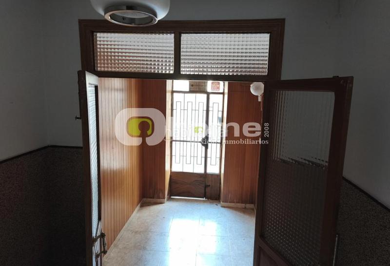 Foto cf39b79e-ec94-426f-a02e-ee15eb35a6ea. Edificio  con vivienda en venta en Benavente