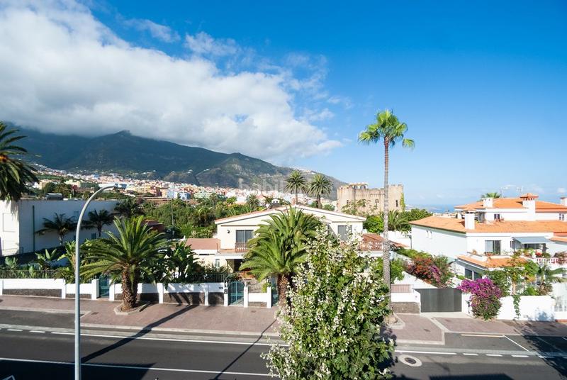 Foto af881a0e-1178-41b0-bb44-72882b674c8e. Casa aparellada a calle el castillo 24 a Longuera - Toscal Realejos (Los)