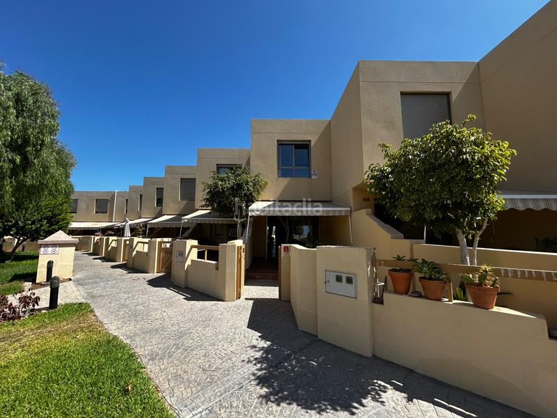 Foto b2ccd251-22ad-4362-8324-a942e5281e9c. Dúplex en Los Abrigos Granadilla de Abona