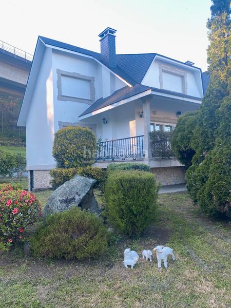 Foto 98fd889c-2998-4b10-84b5-0097ce8d9d2b. Xalet amb xemeneia calefacció aparcament a Dodro