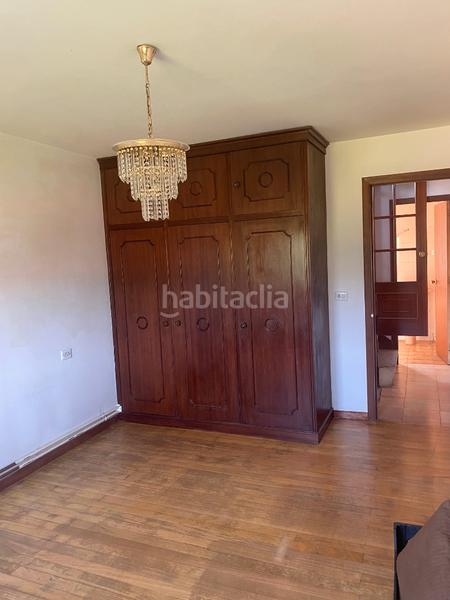 Foto f3585084-abc1-4b36-9f67-ada0d693c158. Casale con parcheggio in área de Ames Ames