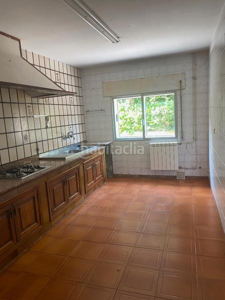 Foto cd66d6e9-948e-4daf-89ad-e9724409ef0a. Country house with parking in área de Ames Ames