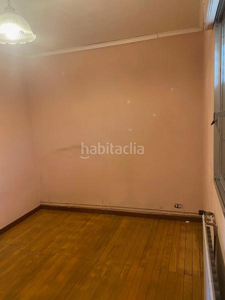 Foto b6e4edfd-e891-48d7-91e7-d2cd03183f76. Masia amb aparcament a área de Ames Ames