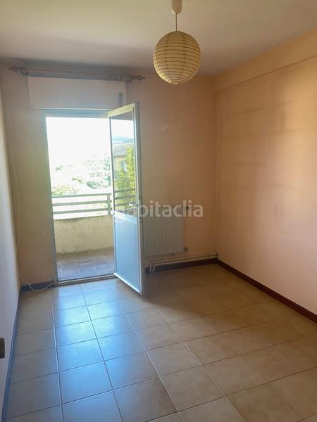 Foto fdaee47b-a9bb-4957-92ac-3a019f6c0853. Masia amb aparcament a área de Ames Ames