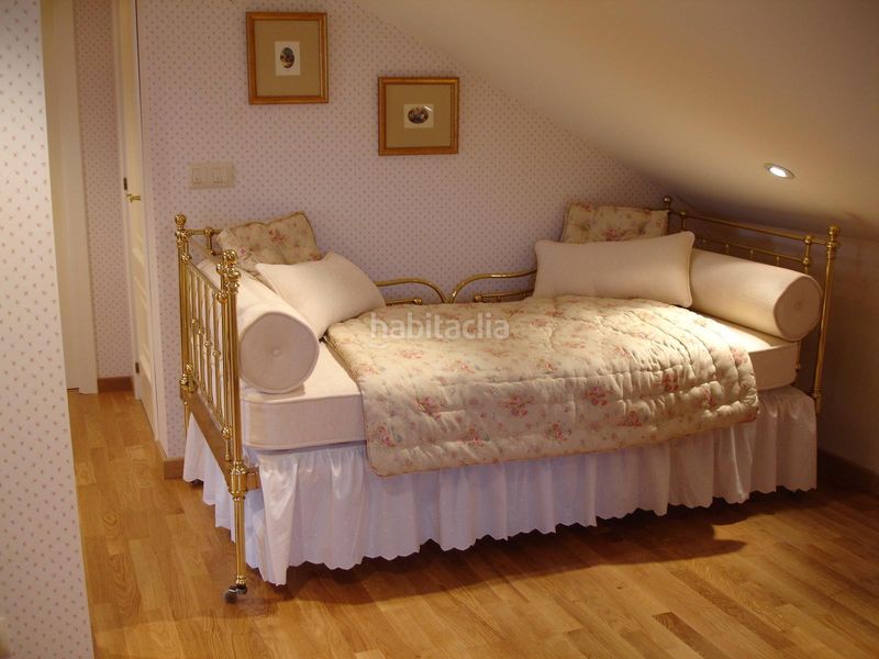 Foto b85f6a8c-54c2-4823-9f3c-8915c7da5c6a. Casa pareada en Brión