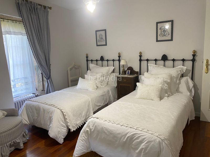 Foto e744996a-38b9-4e57-84a8-cdd935a7330a. Casa pareada en Brión