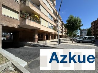 Lloguer Aparcament cotxe a Zumaia. Garaje aita mari