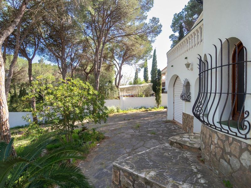 Foto fa85d6d0-a422-4f54-8354-5afcbbd86017. Casa amb aparcament a Port - La Clota - Puig Sec Escala (L´)
