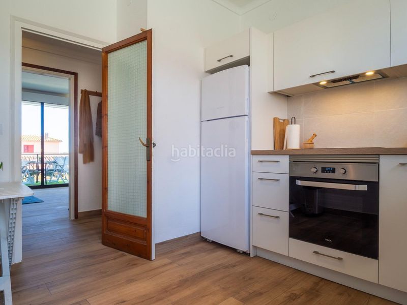 Foto 2bfdd8e2-b3ad-4299-851e-c1a7abd1dab2. Apartament a llebeig 32 a Eixample Residencial Escala (L´)