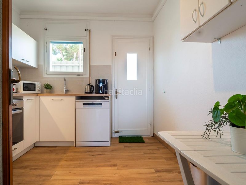 Foto 658b7c22-2480-404c-9b43-54c33e0c49f6. Apartament a llebeig 32 a Eixample Residencial Escala (L´)