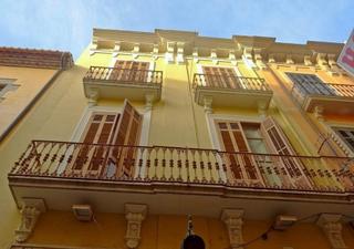 Edifici  Carrer rutlla. Casa modernista en la zona peatonal de sant feliu de guíxols