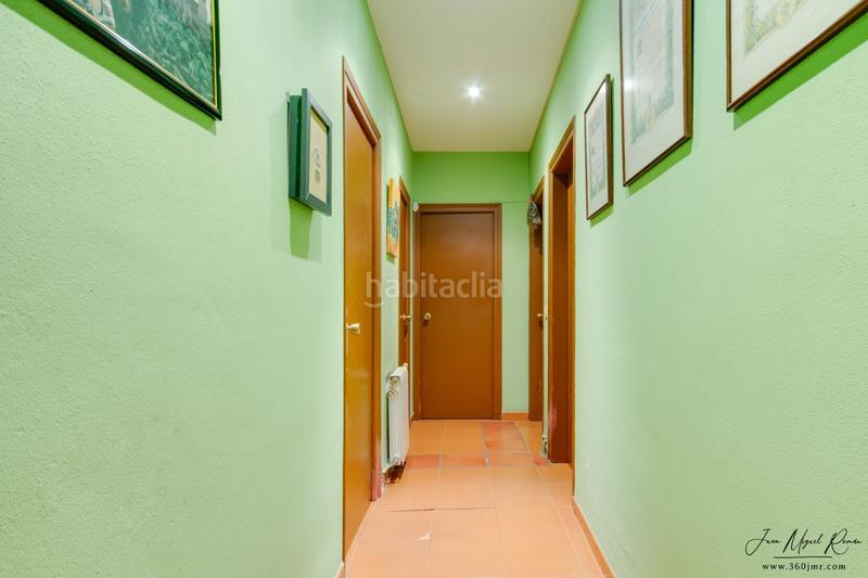 Foto c370e635-9a25-4e94-9981-6fb011cd1a0f. Piso todo es posible !!! con jardin en el centro en Figueres