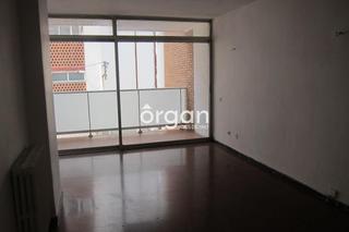 Duplex à Centre - Estació. Centro - piso dúplex invertido para reformar en zona centro, com