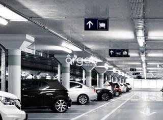 Parking voiture dans El Coll. Kepro. plaza de aparcamiento para moto en conjunto residencial.