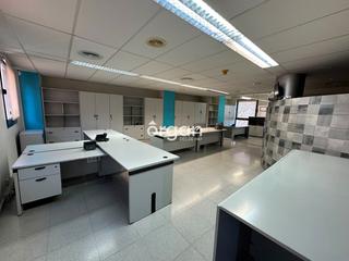 Location Bureau  N/a. Centro - grandes oficinas situadas en el centro de la ciudad y e