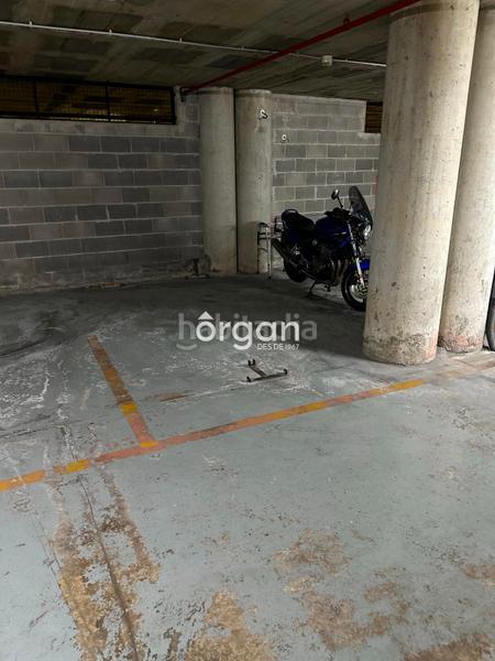 Foto 18d88f06-6ff1-4749-8a0f-2ed9dc285e26. Alquiler parking coche aparcamiento alquiler centro en Sant Cugat del Vallès