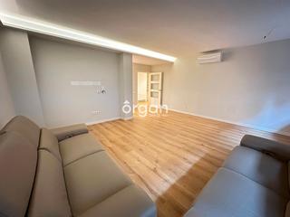 Miete Etagenwohnung  Via augusta. Piso reformado en alquiler