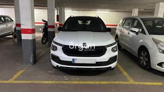 Parking coche en Del celler 83-85. Plaza grande en venta