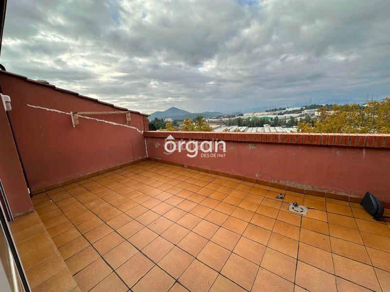Foto c534606b-dc1c-4ba1-a954-ab51af466c7a. Location attique avec chauffage parking dans Ca n´Alzamora Rubí