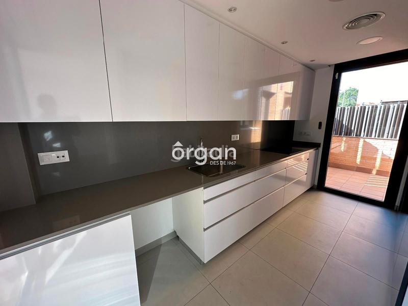 Foto 8f792dd4-b902-4fee-8cbe-02b22a30e5f5. Location appartement avec chauffage parking piscine dans Sant Cugat del Vallès