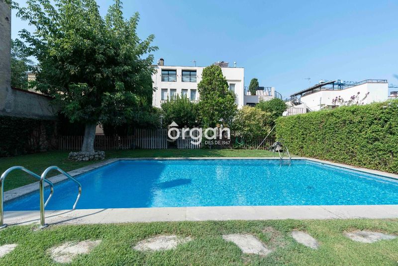 Foto 62da2870-0a6c-46a0-b342-d997c2dd3b9f. Casa adossada amb calefacció aparcament piscina a Sant Cugat del Vallès