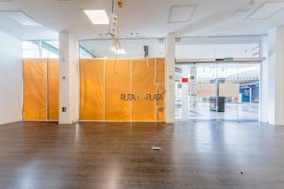 Affitto Locale commerciale in Calle de san blas 10. Local en alquiler en centro comercial valderaduey