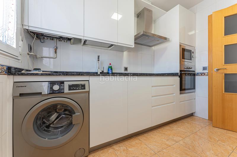 Foto 512f8b9a-f43e-4145-93e8-43c642d818b2. Miete appartement in calle colón 36 in Los Bloques Zamora