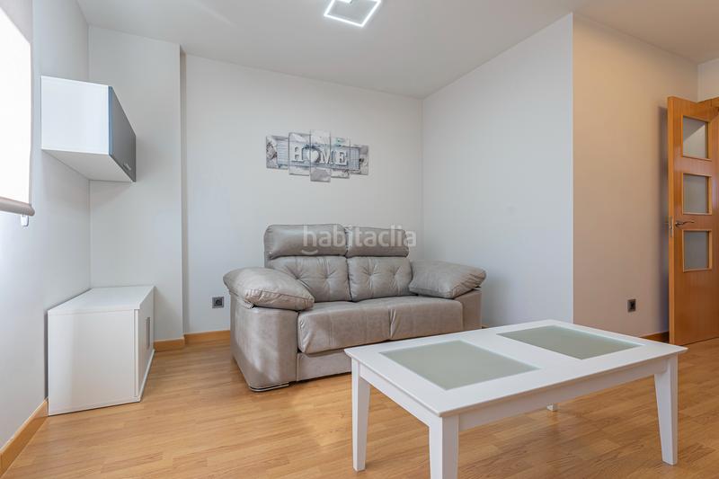 Foto 5f12443b-b852-4d3d-a4ec-570c4a9eb6e9. Rent apartment in calle colón 36 in Los Bloques Zamora