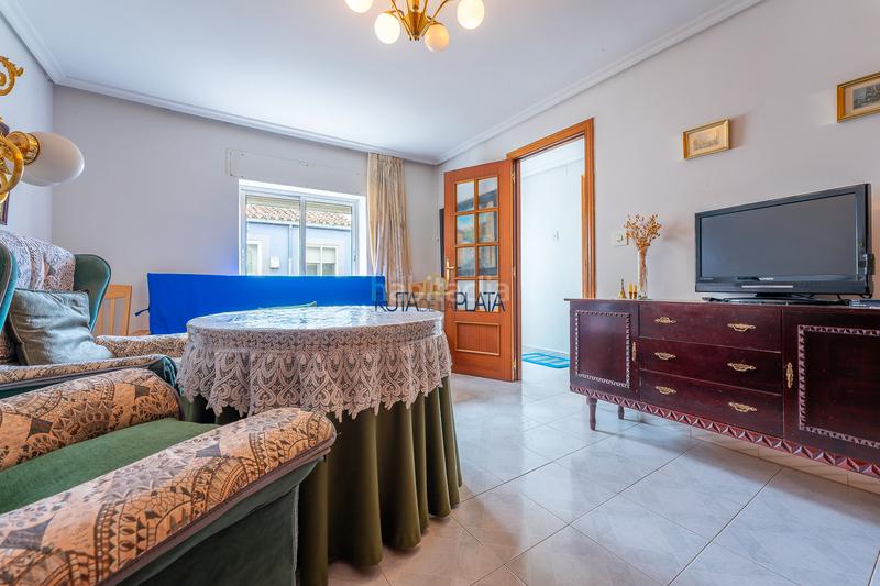 Foto b9ca2984-0473-42dd-a824-076f73249601. Haus mit kamin heizung in Pinilla Zamora