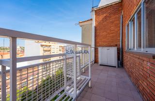 Alquiler Piso  Avenida de las tres cruces 26. Vivienda en el centro de la ciudad