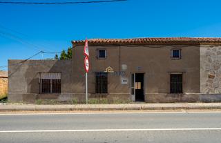Casa aparellada  Carretera gijón sevilla 32. Casa de pueblo a 5 minutos de la capital