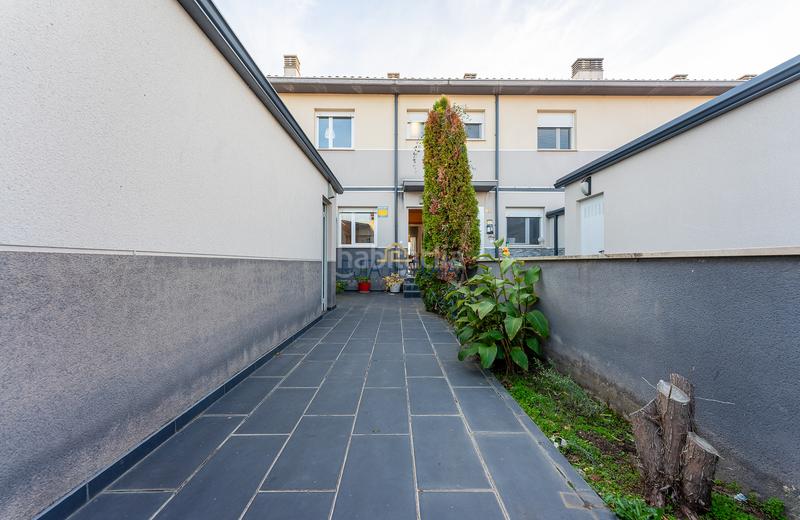 Foto cf514ebd-87ae-41be-99f5-8f5fa52b3682. Casa adossada a calle olmos 15 a Roales