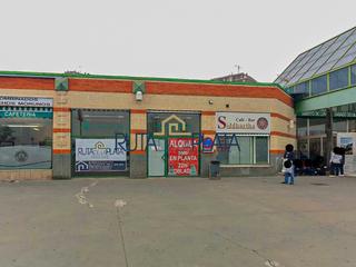 Local Comercial  Avenida del cardenal cisneros 57. Venta de local en centro comercial valderaduey