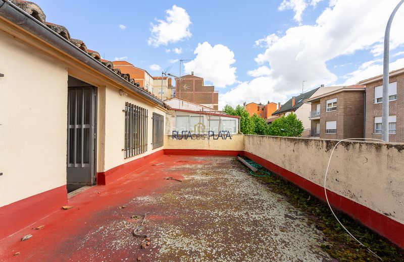 Foto fc0b5023-c3e4-4a2e-8222-a328f6cadf1e. Casa amb aparcament a Los Bloques Zamora