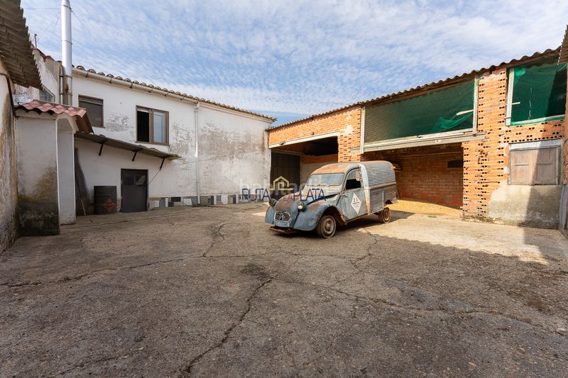 Foto 4677cf8b-9543-4a6d-b3b8-1a6d510ae6f9. Masia a calle poeta alfonso de peñalosa 5 a Ciudad Jardín - Vista Alegre Zamora