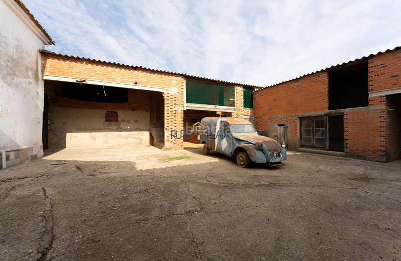 Foto e727f048-82be-4205-bfd7-281ff39af76f. Masia a calle poeta alfonso de peñalosa 5 a Ciudad Jardín - Vista Alegre Zamora